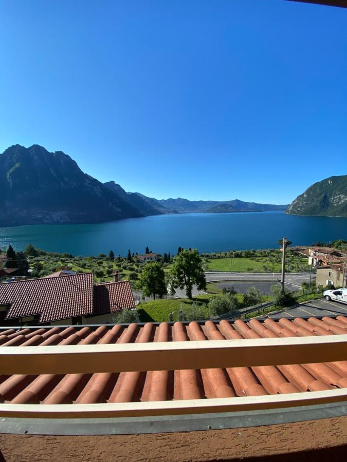 Happy Guest Apartments - Bella Vista Riva di Solto Exterior photo